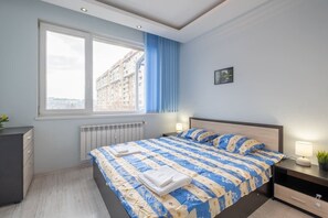 2 bedrooms, iron/ironing board, WiFi, bed sheets