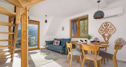 Two-level Apartment | Mountain View, Balcony
