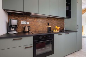 Fridge, microwave, oven, stovetop