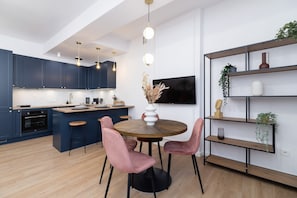 Dining - Długa 48 | Elegant Apartment | Desk (Kraków)