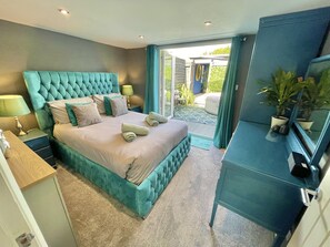 1 bedroom, iron/ironing board, travel crib, free WiFi