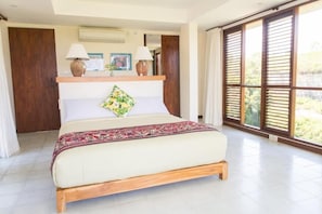 Blackout drapes, iron/ironing board, free WiFi, bed sheets