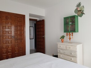 2 bedrooms, in-room safe, iron/ironing board, travel cot