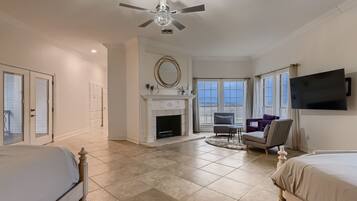 5 bedrooms, desk, iron/ironing board, free WiFi