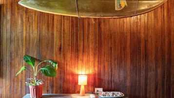 2 chambres, décoration personnalisée, bureau