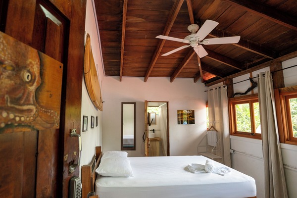 OCTOPUS | 2 bedrooms, individually decorated, desk, laptop workspace