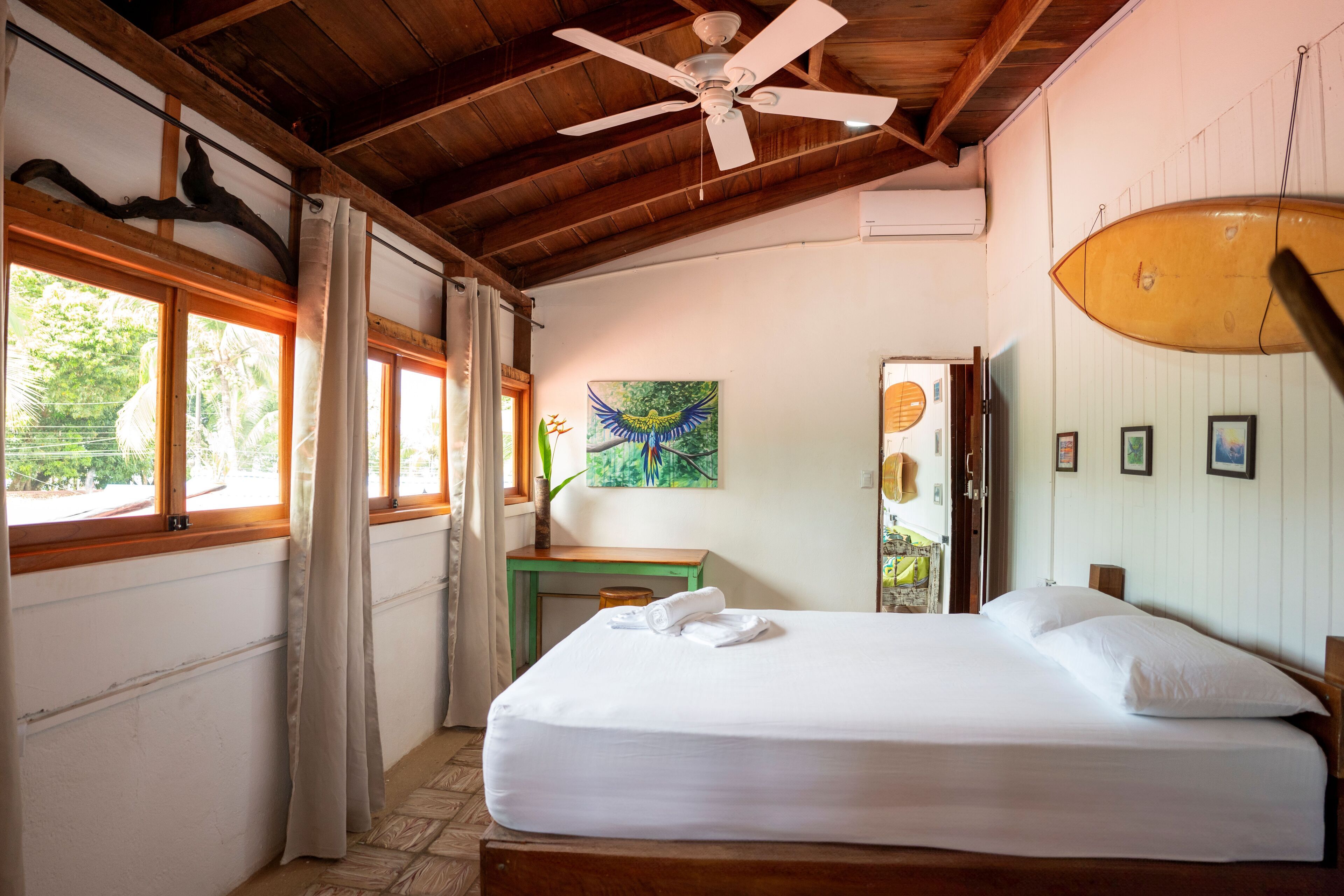 Dobbelt- eller tomannsrom – comfort, havutsikt | Individuelt dekorert, skrivebord og skrivebord for bærbar PC