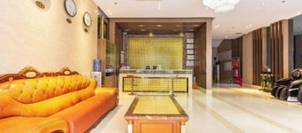 Peninsula Holiday Hotel