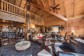 TV, fireplace, video games, DVD player - Grace Manor, Private Pool, FREE Attraction tickets for each paid day, Hot Tub!!! (Sevierville)