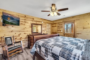5 bedrooms, iron/ironing board, free WiFi - Paradise Found - Hot Tub, Mountain Views, $560 FREE tickets each paid day! (Sevierville)