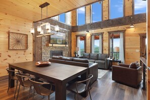 Fernseher, Kamin, Videospiele, DVD-Player