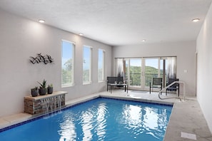 Indoor pool - Paradise Pool Lodge, Private Indoor Pool, $560 FREE tickets each paid day!!! (Sevierville)
