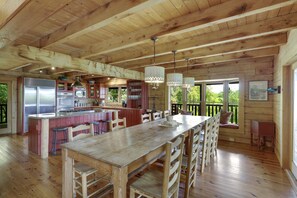 Dining - Paradise Glenn, Huge Cabin, Hot Tub, Game Room, $560 FREE tickets each paid day! (Sevierville)