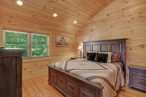 8 bedrooms, iron/ironing board, free WiFi, bed sheets