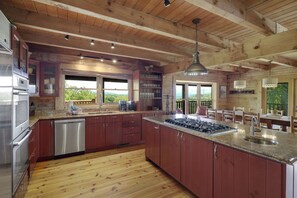 Fridge, microwave, dishwasher, coffee/tea maker - Paradise Glenn, Huge Cabin, Hot Tub, Game Room, $560 FREE tickets each paid day! (Sevierville)