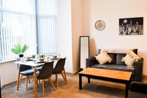 Apartment, 2 Queen Beds | Dining - Beautiful 2-bed Apartment in Lancashire (Burnley)