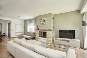 تلفزيون ذكي