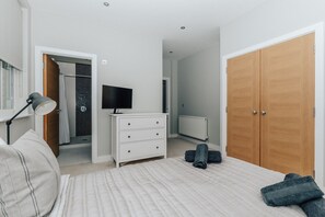 Fer et planche Ă repasser, Wi-Fi, draps fournis