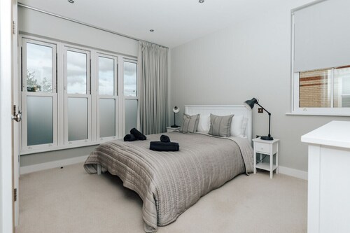 Blue Heron - 2 Bedroom Apt with 2 parking spaces