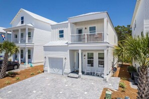 Exterior - Coastal Chic w Golf Cart, Bikes and Close to Beach (Santa Rosa Beach)