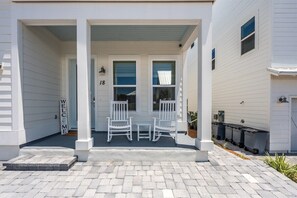 Exterior - Coastal Chic w Golf Cart, Bikes and Close to Beach (Santa Rosa Beach)