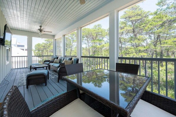 Interior - Coastal Chic w Golf Cart, Bikes and Close to Beach (Santa Rosa Beach)