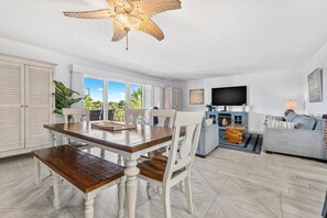 Dining - Beachside 2/2 Condo in Indian Shores at Holiday Villa`s II! (Indian Shores)
