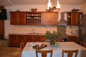 Apartment | Private kitchen | Full-size fridge, oven, stovetop, toaster