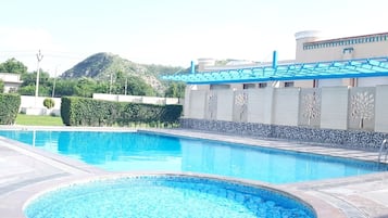 プール