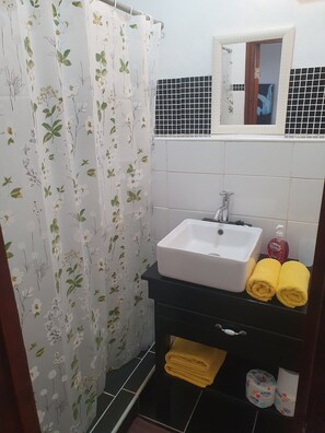 City Suite, 1 Bedroom, Balcony | Bathroom | Shower, towels, toilet paper
