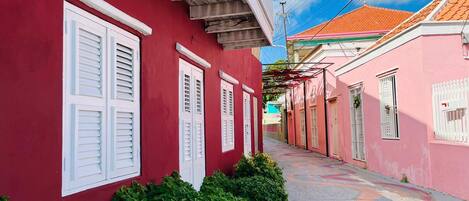 Family Suite, 2 Bedrooms, Kitchenette | Hypo-allergenic bedding, individually decorated, individually furnished