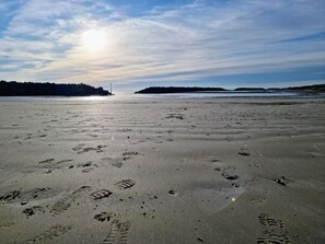 Private beach, beach towels