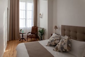 Classic-Zimmer | Laptopgeeigneter Arbeitsplatz, Verdunkelungsvorhänge, Reisekinderbett