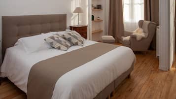 Classic Room | Laptop workspace, blackout drapes, travel crib, free WiFi