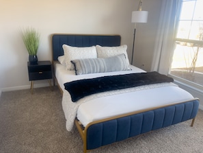 3 habitaciones, escritorio, tabla de planchar con plancha y wifi gratis