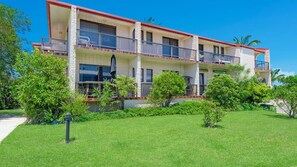 Exterior - Relax @ Riverview - 2 bedroom unit in North Haven, close to river and Bowling Club (North Haven)