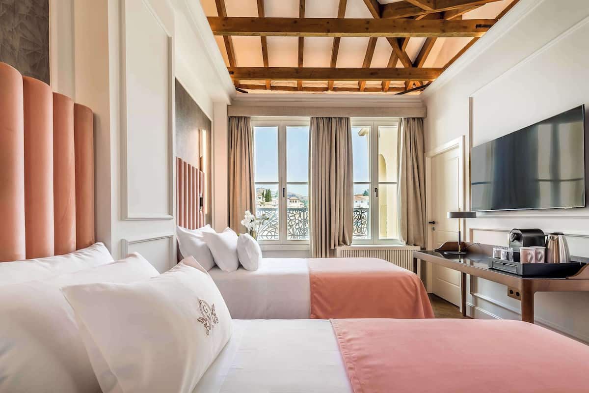 1 slaapkamer, luxe beddengoed, een minibar, een kluis op de kamer