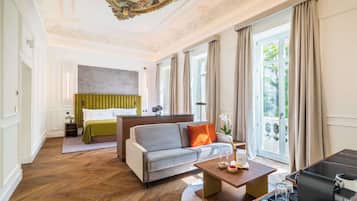 Luxe beddengoed, een minibar, een kluis op de kamer, een bureau