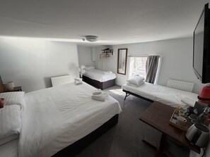 Habitación triple familiar | Wifi gratis 