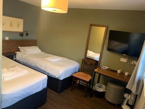 Classic Double or Twin Room | Free WiFi - Old Ship Inn (Dorchester)