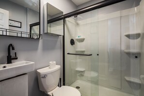 Dusche, Handtücher, Seife, Shampoo