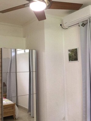 1 bedroom, iron/ironing board, free WiFi, bed sheets - M2 with chic terrace ideal for a couple. Magnificent panoramic view. (Schoelcher)
