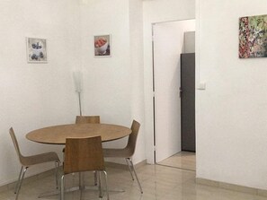 Dining - M2 with chic terrace ideal for a couple. Magnificent panoramic view. (Schoelcher)