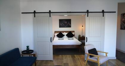 Stay on Summer | CBD Apartment