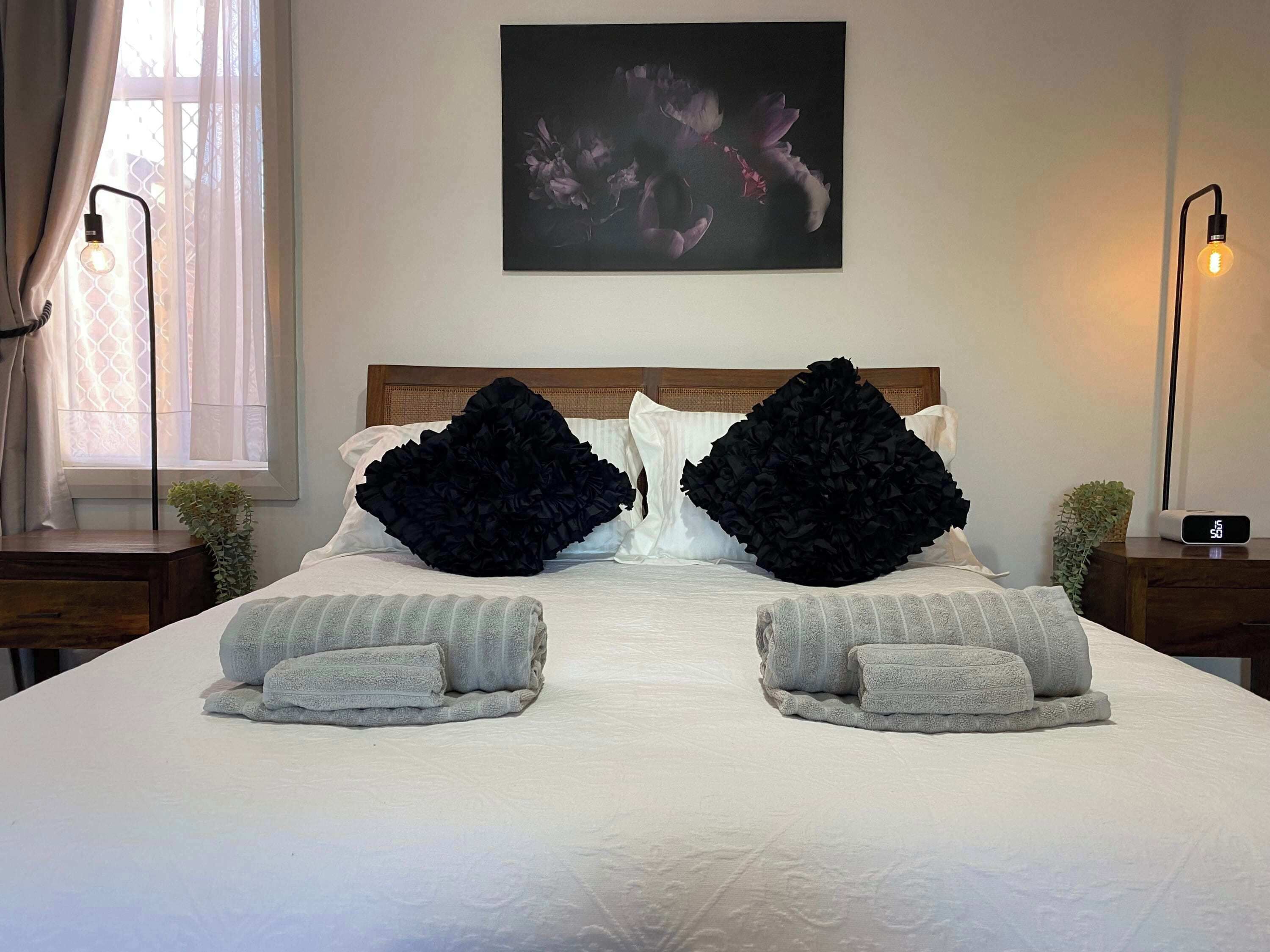 2 bedrooms, iron/ironing board, WiFi, bed sheets