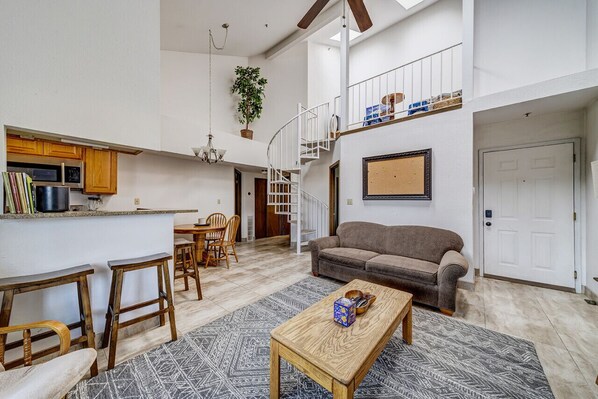 TV, fireplace, stereo