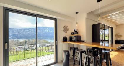 Beautiful villa on the slopes of Lake Aiguebelette!