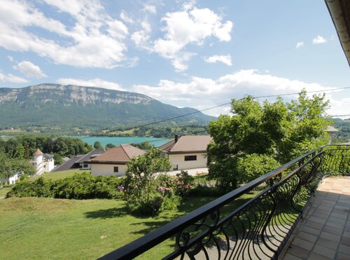 Belle villa sur les coteaux du Lac d'Aiguebelette!