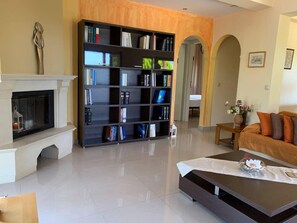 Villa | Lobby