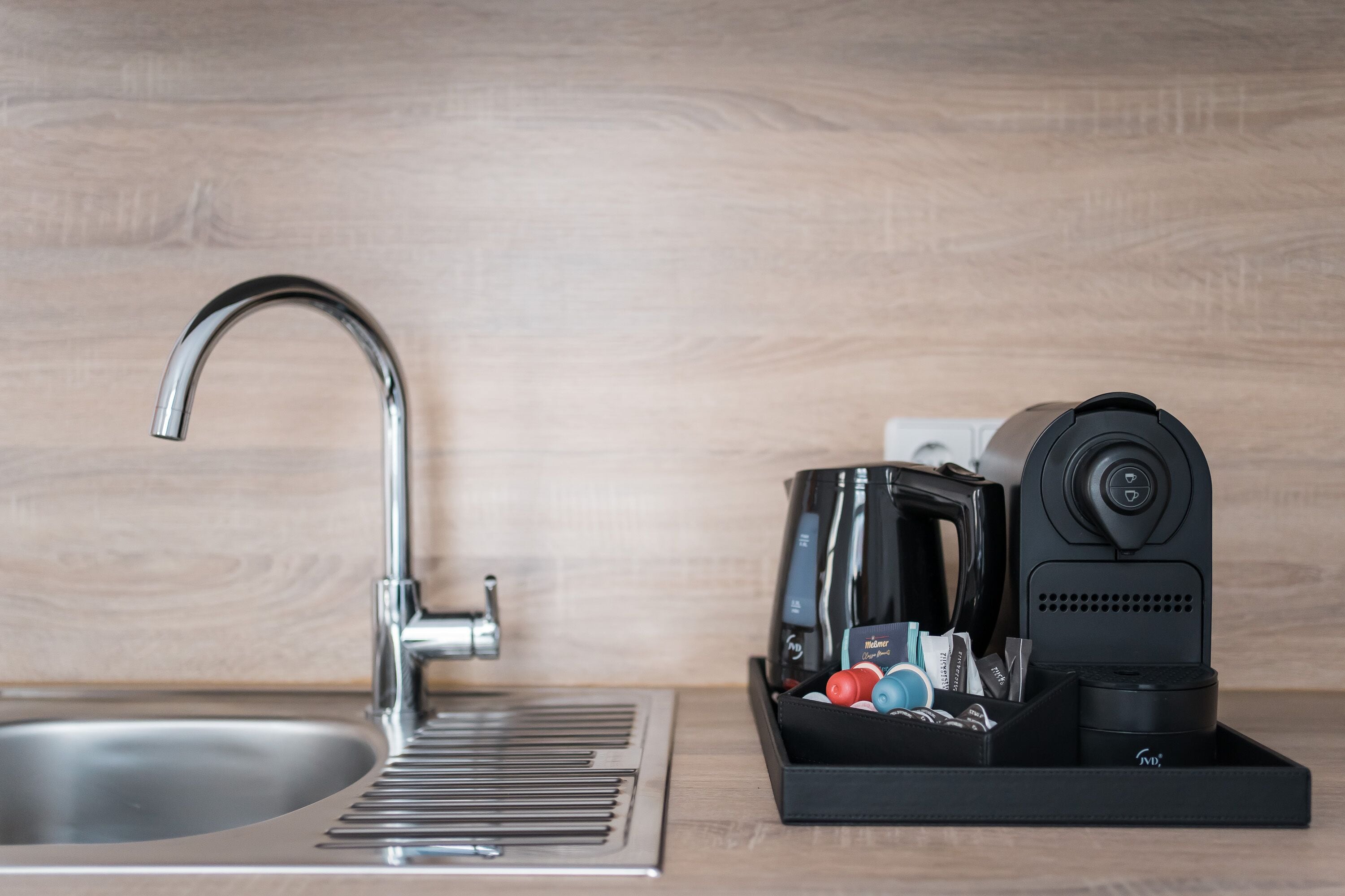 Photo - Homaris Boxi Studios